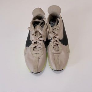 Nike Moon Racer ‘String’ men’s sneakers